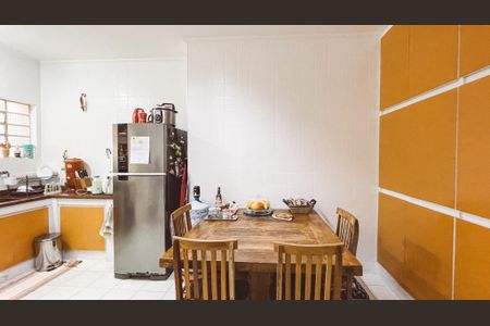 Casa à venda com 200m², 4 quartos e 3 vagas Casa à venda com 200m², 4 quartos e 3 vagasCozinha