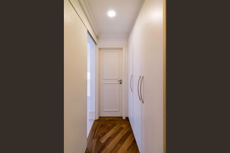 Apartamento à venda com 160m², 3 quartos e 4 vagas Apartamento à venda com 160m², 3 quartos e 4 vagasCorredor