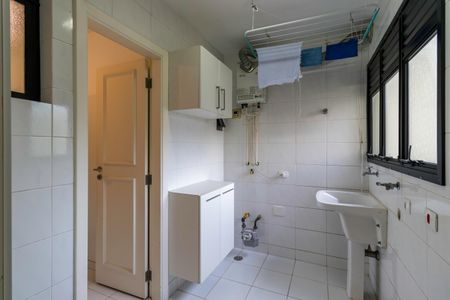 Apartamento à venda com 160m², 3 quartos e 4 vagas Apartamento à venda com 160m², 3 quartos e 4 vagasÁrea de Serviço