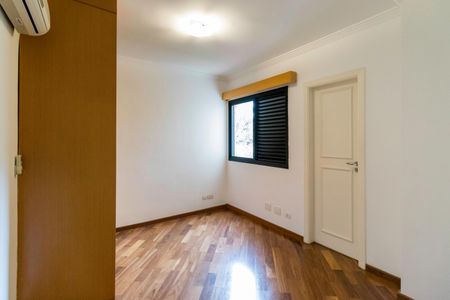 Apartamento à venda com 160m², 3 quartos e 4 vagas Apartamento à venda com 160m², 3 quartos e 4 vagasQuarto 3