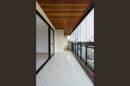 Apartamento à venda com 160m², 3 quartos e 4 vagas Apartamento à venda com 160m², 3 quartos e 4 vagasvaranda