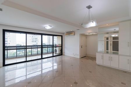 Apartamento à venda com 160m², 3 quartos e 4 vagas Apartamento à venda com 160m², 3 quartos e 4 vagasSala