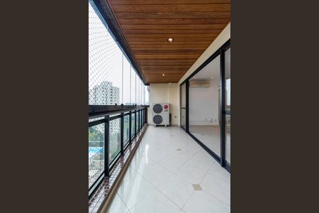 Apartamento à venda com 160m², 3 quartos e 4 vagas Apartamento à venda com 160m², 3 quartos e 4 vagasvaranda