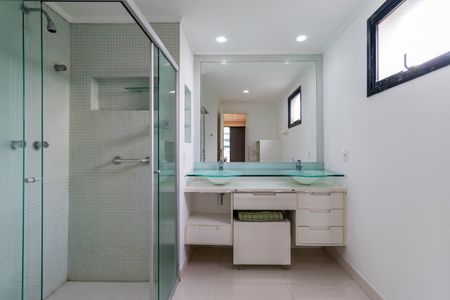 Apartamento à venda com 160m², 3 quartos e 4 vagas Apartamento à venda com 160m², 3 quartos e 4 vagasBanheiro