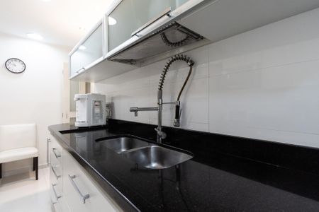 Apartamento à venda com 144m², 4 quartos e 2 vagas Apartamento à venda com 144m², 4 quartos e 2 vagasCozinha