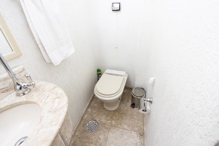 Apartamento à venda com 144m², 4 quartos e 2 vagas Apartamento à venda com 144m², 4 quartos e 2 vagasLavabo