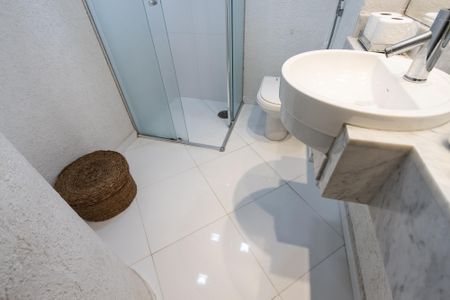 Apartamento à venda com 144m², 4 quartos e 2 vagas Apartamento à venda com 144m², 4 quartos e 2 vagasBanheiro do Corredor