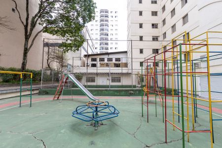 Apartamento à venda com 144m², 4 quartos e 2 vagas Apartamento à venda com 144m², 4 quartos e 2 vagasPlayground