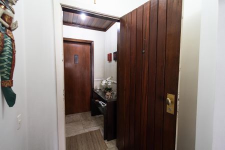 Apartamento à venda com 144m², 4 quartos e 2 vagas Apartamento à venda com 144m², 4 quartos e 2 vagasHall privativo