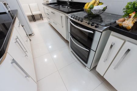 Apartamento à venda com 144m², 4 quartos e 2 vagas Apartamento à venda com 144m², 4 quartos e 2 vagasCozinha