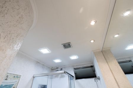 Apartamento à venda com 144m², 4 quartos e 2 vagas Apartamento à venda com 144m², 4 quartos e 2 vagasBanheiro do Corredor