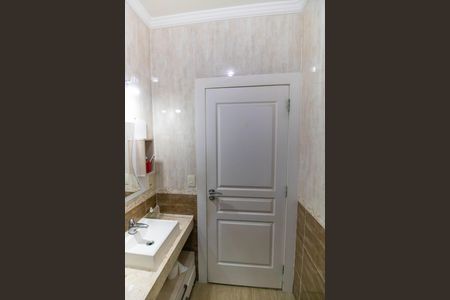 Casa de condomínio à venda com 400m², 5 quartos e 6 vagasBanheiro Social