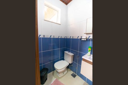 Casa de condomínio à venda com 400m², 5 quartos e 6 vagasBanheiro de Serviço