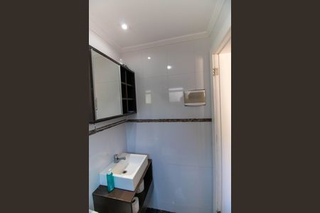 Casa de condomínio à venda com 400m², 5 quartos e 6 vagasBanheiro da Suíte 2