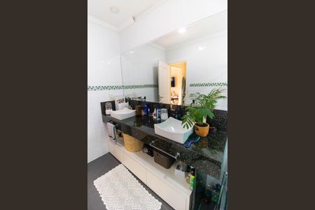 Casa de condomínio à venda com 400m², 5 quartos e 6 vagasBanheiro da Suíte 3