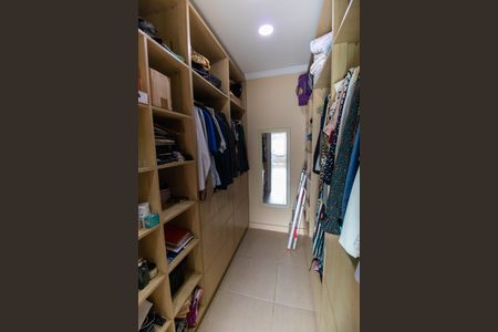 Casa de condomínio à venda com 400m², 5 quartos e 6 vagasCloset da suíte 3