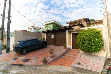 Casa de condomínio à venda com 400m², 5 quartos e 6 vagasFachada