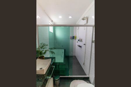 Casa de condomínio à venda com 400m², 5 quartos e 6 vagasBanheiro da Suíte 3