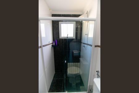 Casa de condomínio à venda com 400m², 5 quartos e 6 vagasBanheiro da Suíte 2