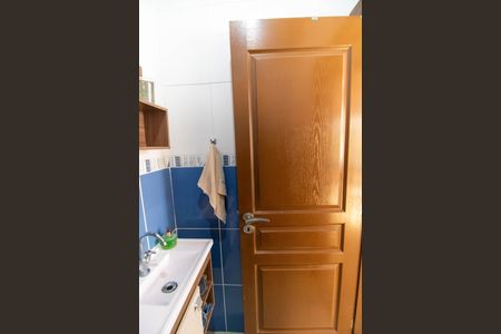 Casa de condomínio à venda com 400m², 5 quartos e 6 vagasBanheiro de Serviço