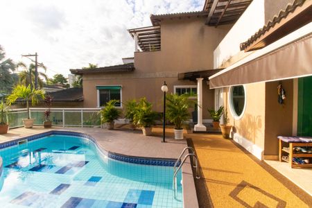 Casa de condomínio à venda com 400m², 5 quartos e 6 vagasÁrea externa