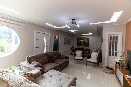 Casa de condomínio à venda com 400m², 5 quartos e 6 vagasSala