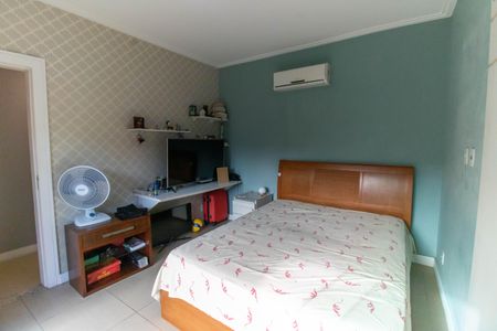 Casa de condomínio à venda com 400m², 5 quartos e 6 vagasSuíte 1