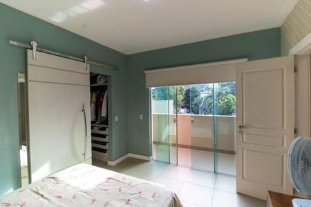 Casa de condomínio à venda com 400m², 5 quartos e 6 vagasSuíte 1