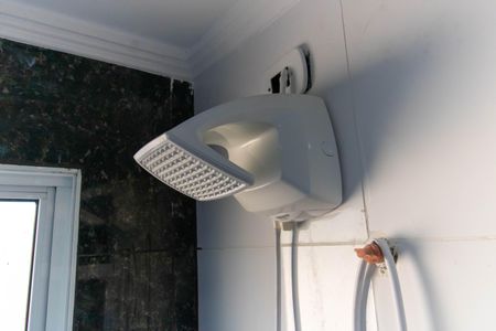 Casa de condomínio à venda com 400m², 5 quartos e 6 vagasBanheiro da Suíte 2