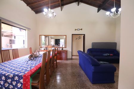 Casa para alugar com 840m², 4 quartos e 10 vagasSala