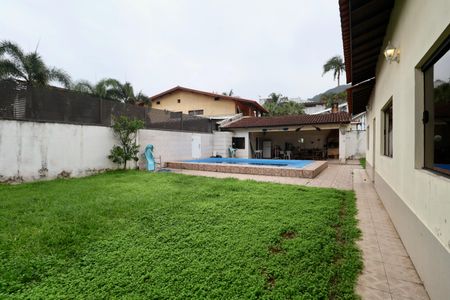 Casa para alugar com 840m², 4 quartos e 10 vagasQuintal
