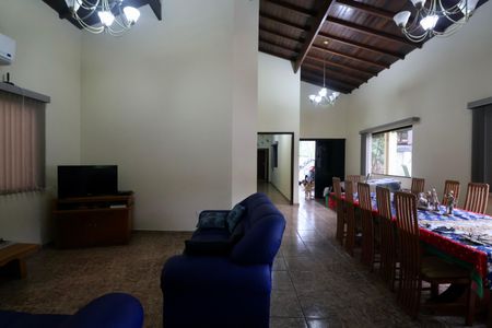 Casa para alugar com 840m², 4 quartos e 10 vagasSala