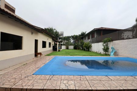 Casa para alugar com 840m², 4 quartos e 10 vagasQuintal