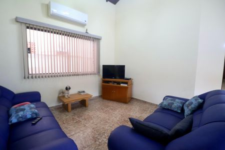 Casa para alugar com 840m², 4 quartos e 10 vagasSala