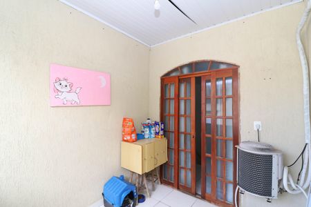 Casa à venda com 100m², 2 quartos e 1 vagaVaranda - Corredor
