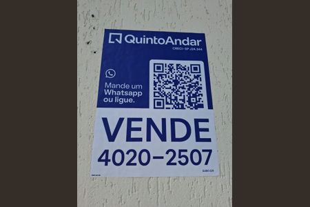 Casa à venda com 100m², 2 quartos e 1 vagaPlaca adesiva