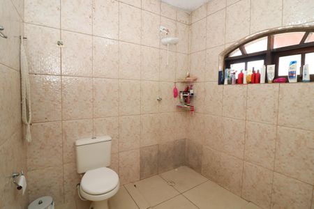 Casa à venda com 100m², 2 quartos e 1 vagaBanheiro 1