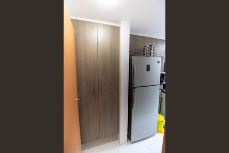 Apartamento à venda com 74m², 2 quartos e 1 vaga Apartamento à venda com 74m², 2 quartos e 1 vagaCozinha e Área de Serviço
