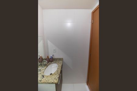 Apartamento à venda com 74m², 2 quartos e 1 vaga Apartamento à venda com 74m², 2 quartos e 1 vagaBanheiro da Suíte