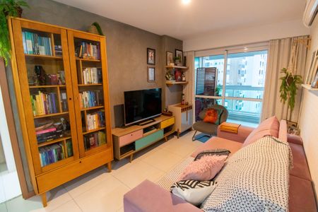 Apartamento à venda com 74m², 2 quartos e 1 vaga Apartamento à venda com 74m², 2 quartos e 1 vagaSala