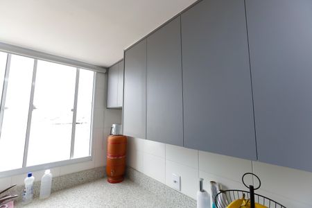 Apartamento à venda com 107m², 2 quartos e 2 vagas Apartamento à venda com 107m², 2 quartos e 2 vagasCozinha
