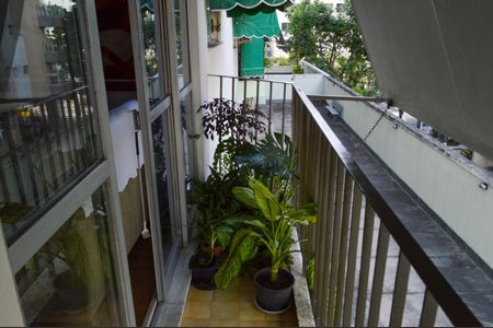 Apartamento à venda com 68m², 2 quartos e 1 vagaVaranda