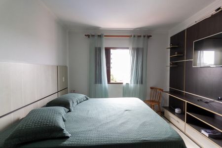 Casa à venda com 137m², 3 quartos e 2 vagasSuíte