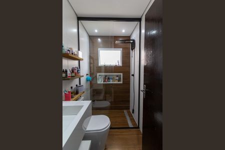 Casa à venda com 137m², 3 quartos e 2 vagasBanheiro da Suíte