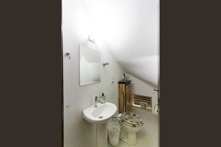 Casa à venda com 137m², 3 quartos e 2 vagasLavabo