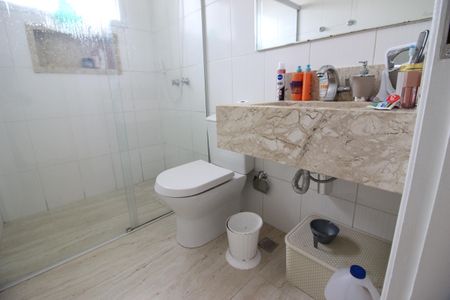 Casa à venda com 199m², 3 quartos e 6 vagasBanheiro da Suíte