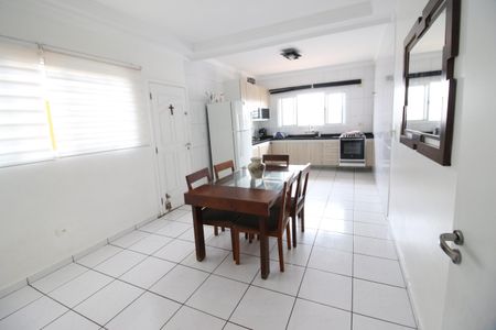 Casa à venda com 199m², 3 quartos e 6 vagasCozinha