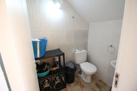 Casa à venda com 199m², 3 quartos e 6 vagasBanheiro externo