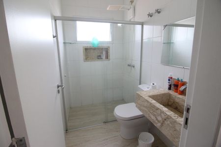 Casa à venda com 199m², 3 quartos e 6 vagasBanheiro da Suíte