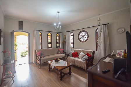 Casa à venda com 140m², 2 quartos e 2 vagasSala